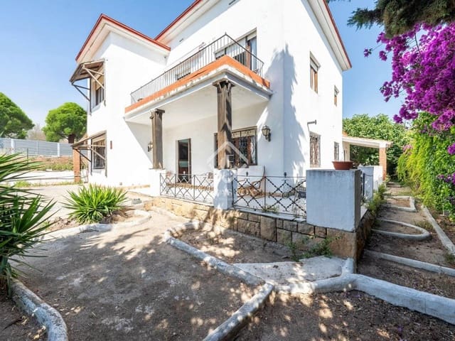 6 slaapkamer Villa te koop in Tarragona stad met zwembad garage - € 890.000 (Ref: 9101731)