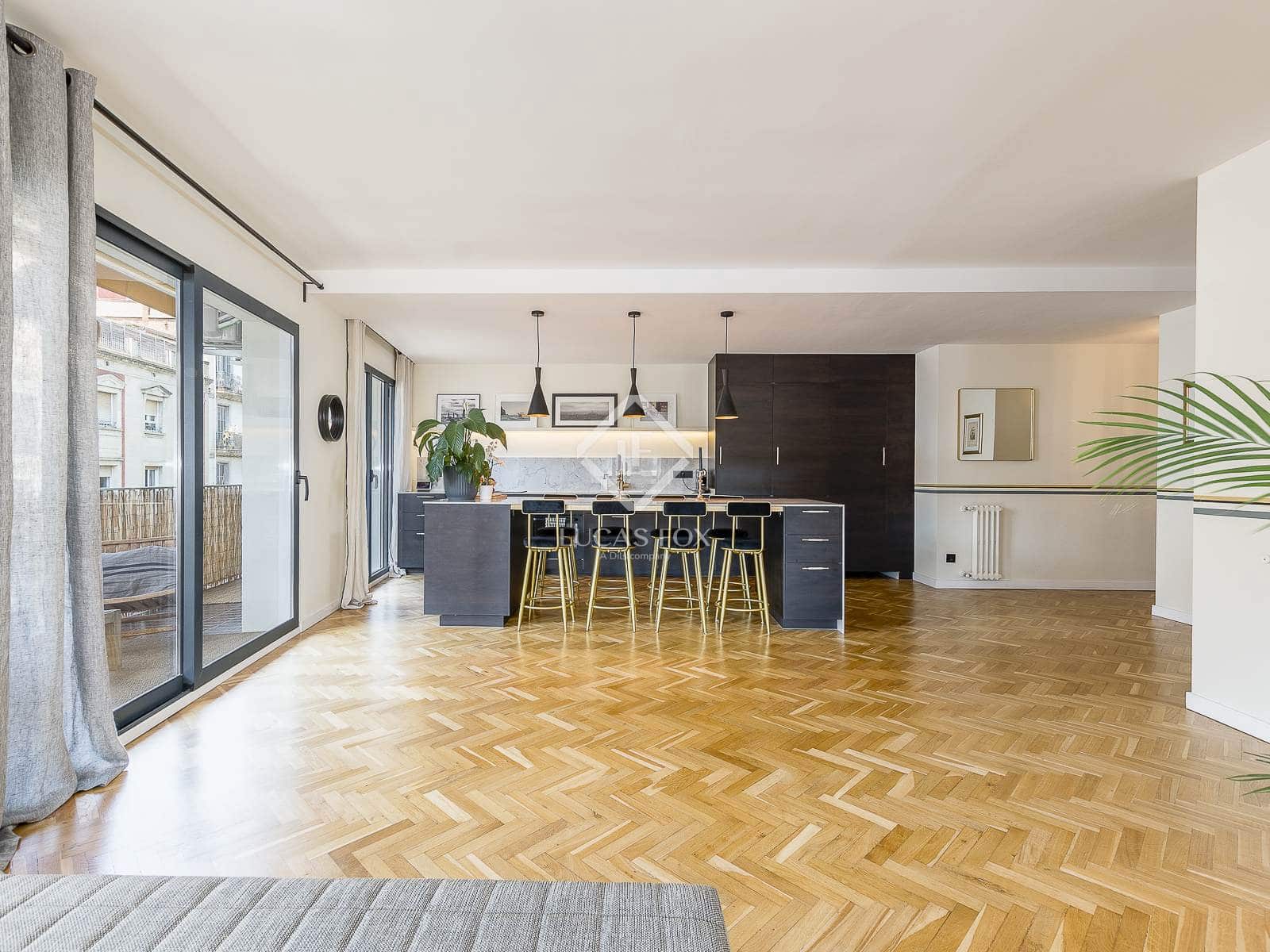 2 makuuhuone Huoneisto myytävänä paikassa Barcelona kaupunki mukana 
autotalli - 930 000 € (Ref: 9101733)