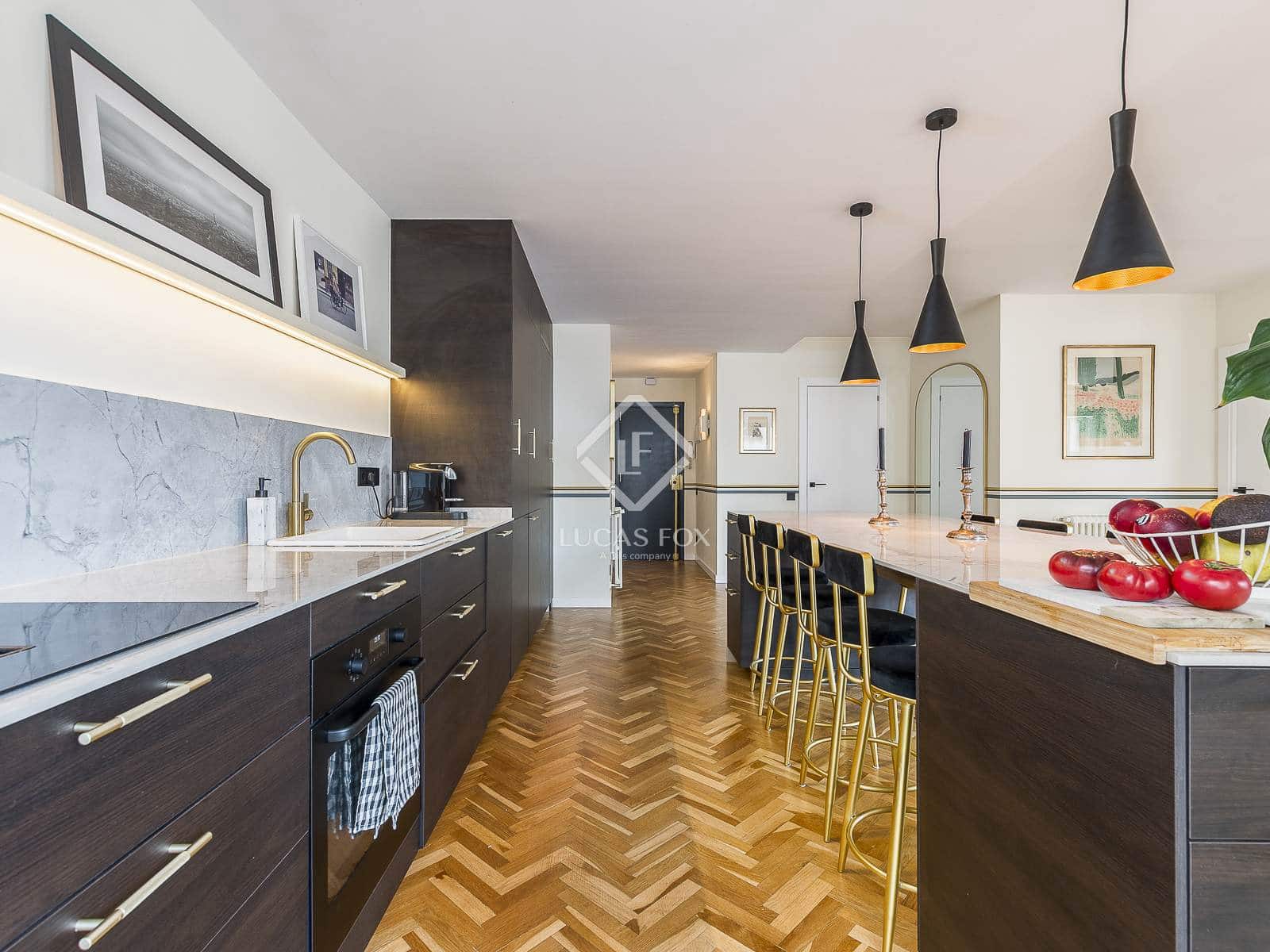 2 makuuhuone Huoneisto myytävänä paikassa Barcelona kaupunki mukana 
autotalli - 930 000 € (Ref: 9101733)