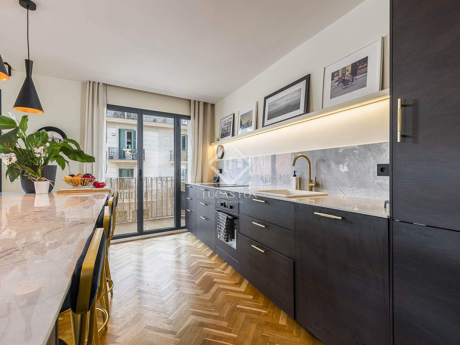 2 makuuhuone Huoneisto myytävänä paikassa Barcelona kaupunki mukana 
autotalli - 930 000 € (Ref: 9101733)