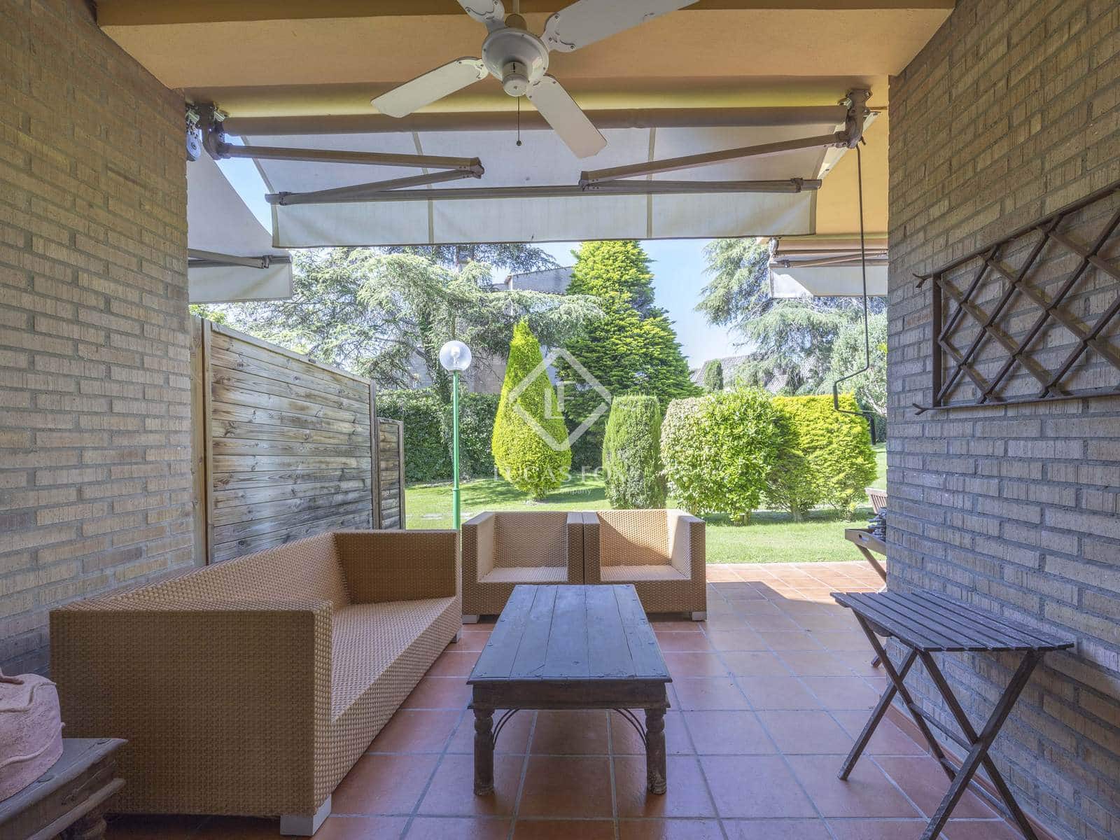 4 soveværelse Villa til salg i Godella med swimmingpool garage - € 690.000 (Ref: 9103738)