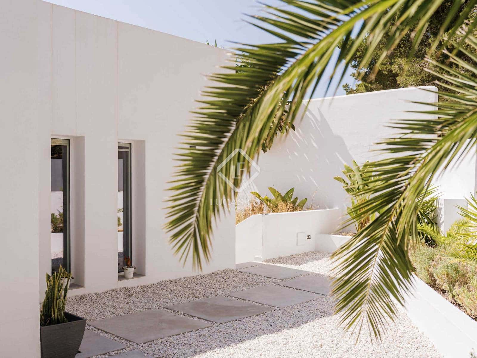 4 soveværelse Villa til salg i Sant Antoni de Portmany med swimmingpool - € 2.500.000 (Ref: 9103882)