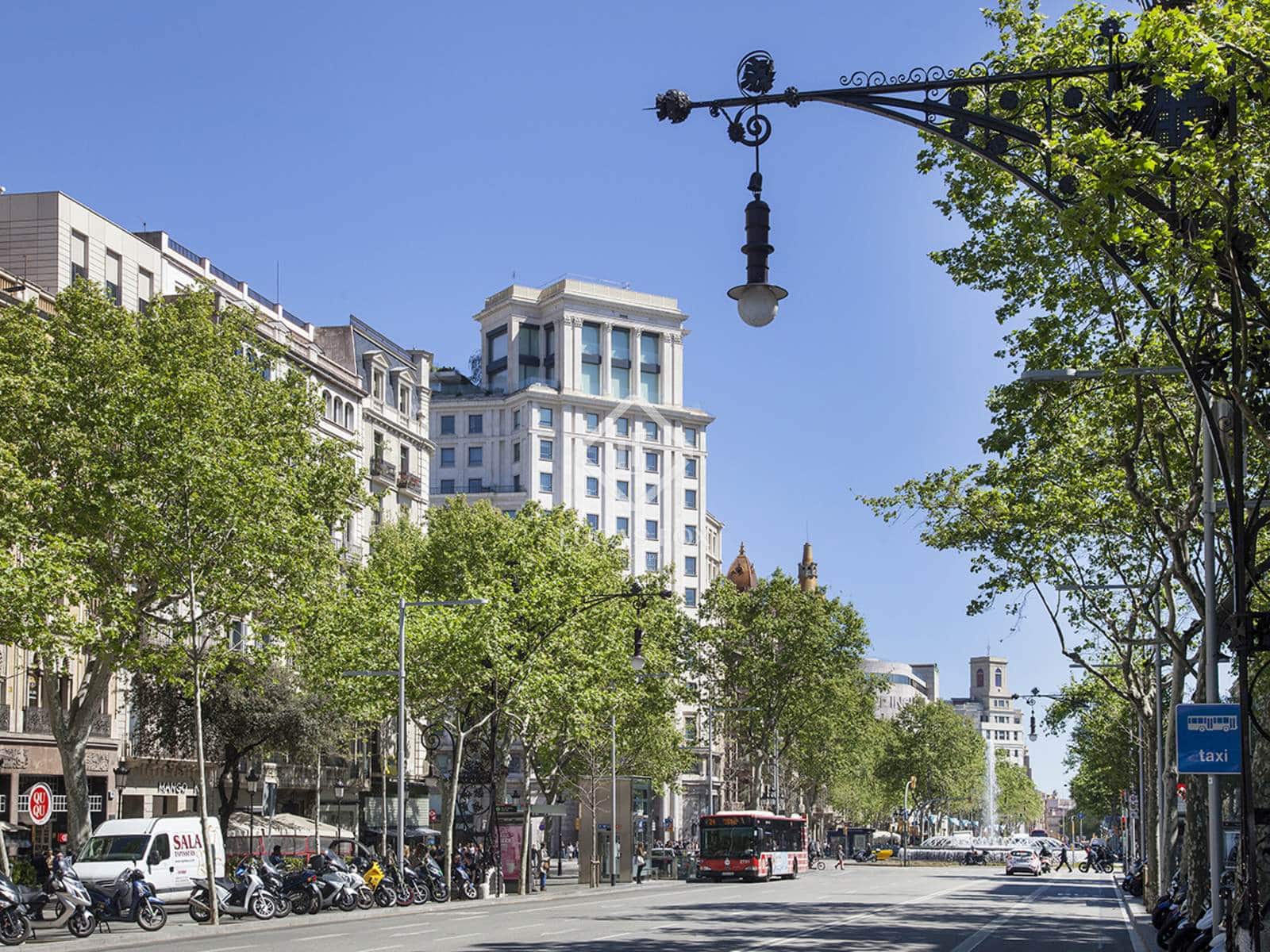 4 bedroom Apartment for sale in Barcelona city - € 1,800,000 (Ref: 9104015)