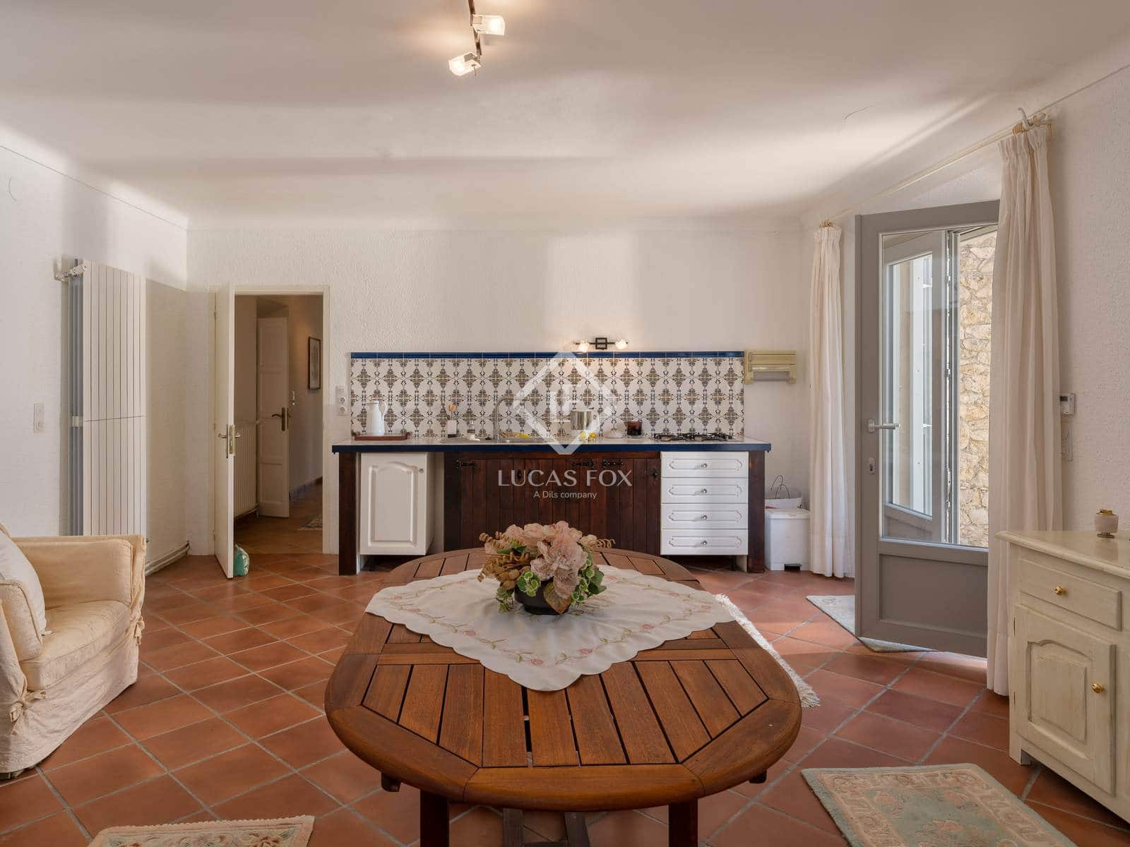 8 soveværelse Finca/Landehus til salg i Navata med swimmingpool garage - € 1.520.000 (Ref: 9104017)