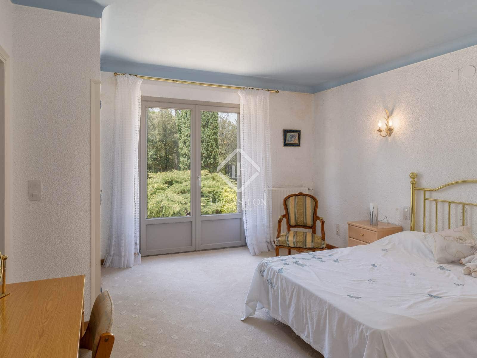 8 soveværelse Finca/Landehus til salg i Navata med swimmingpool garage - € 1.520.000 (Ref: 9104017)