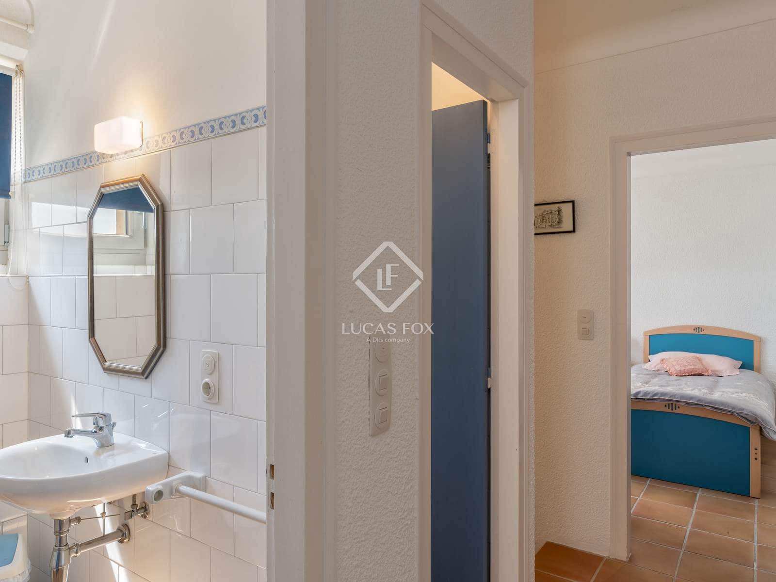 8 soveværelse Finca/Landehus til salg i Navata med swimmingpool garage - € 1.520.000 (Ref: 9104017)