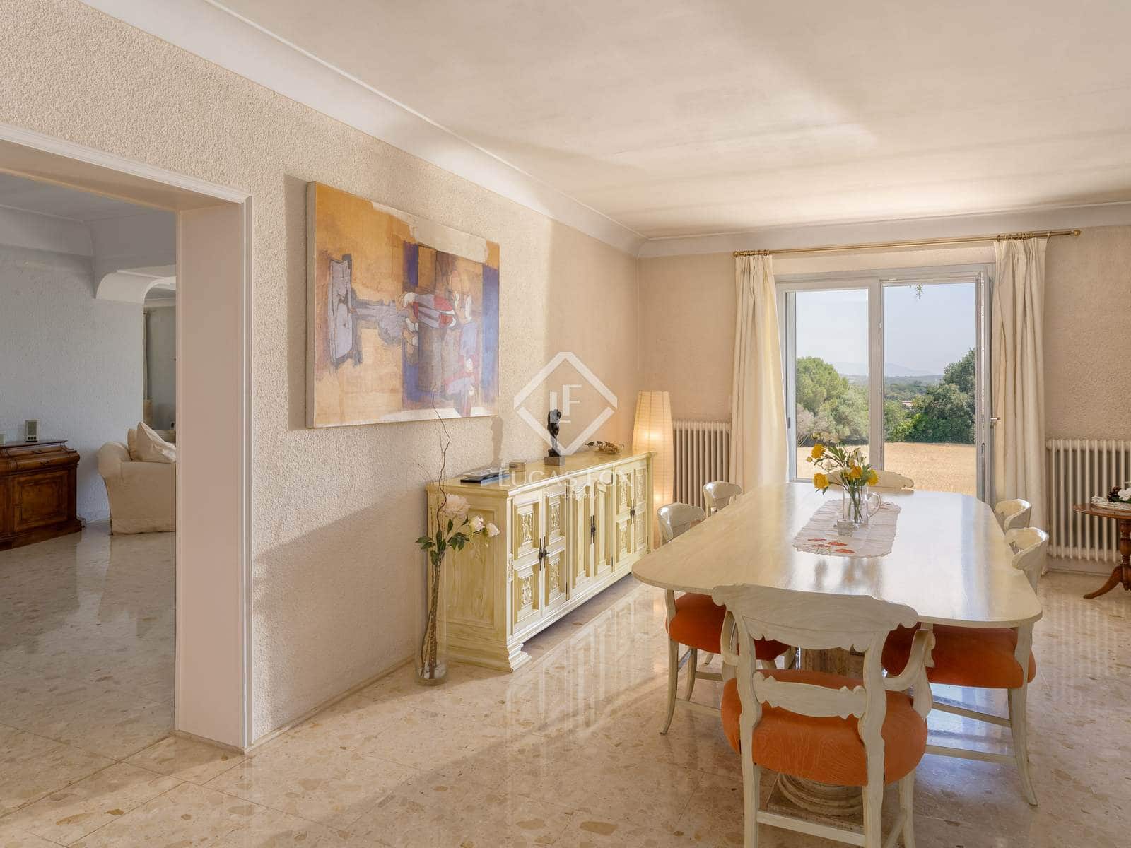 8 soveværelse Finca/Landehus til salg i Navata med swimmingpool garage - € 1.520.000 (Ref: 9104017)