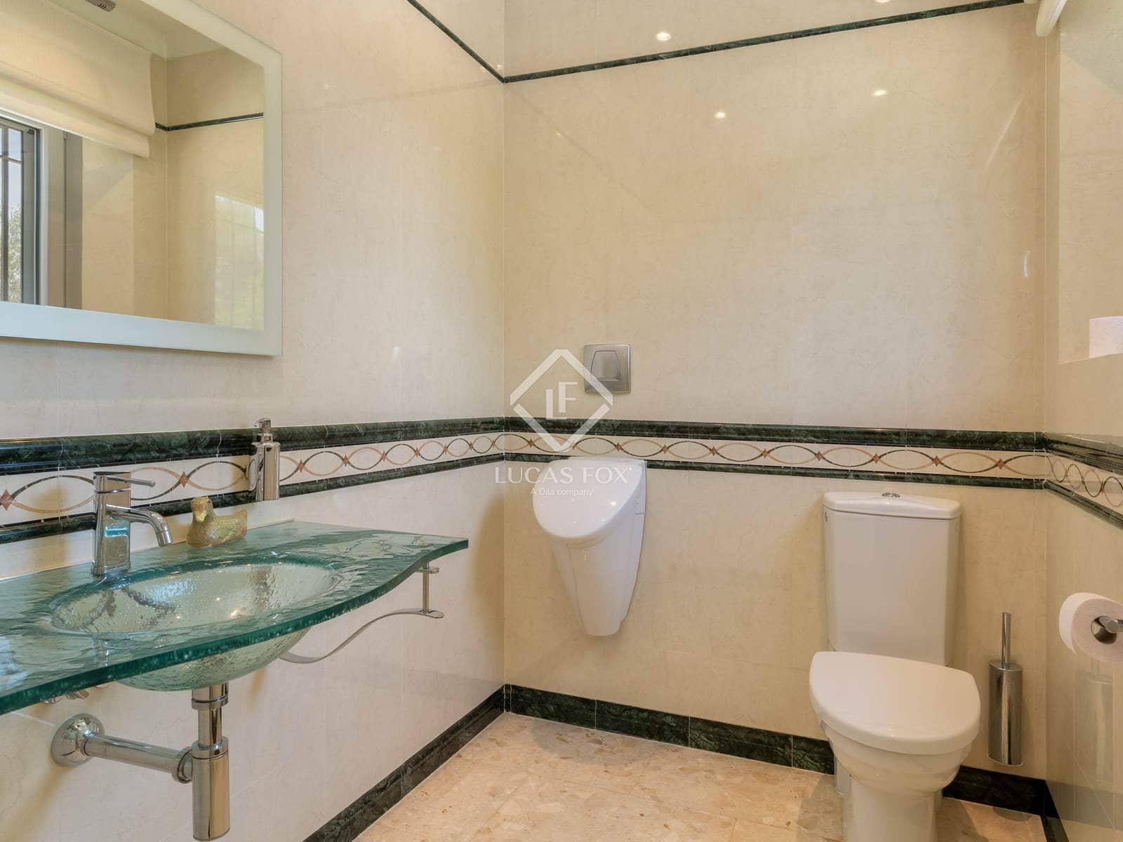 8 soveværelse Finca/Landehus til salg i Navata med swimmingpool garage - € 1.520.000 (Ref: 9104017)