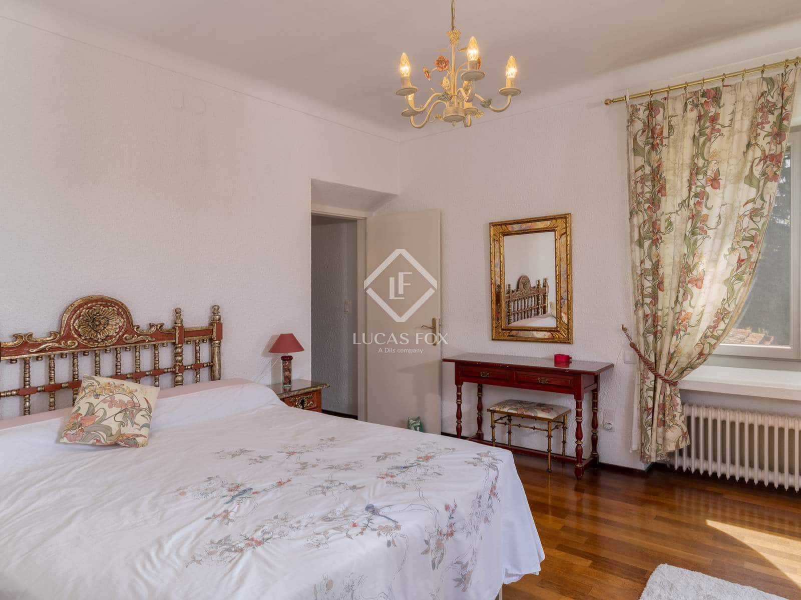 8 soveværelse Finca/Landehus til salg i Navata med swimmingpool garage - € 1.520.000 (Ref: 9104017)