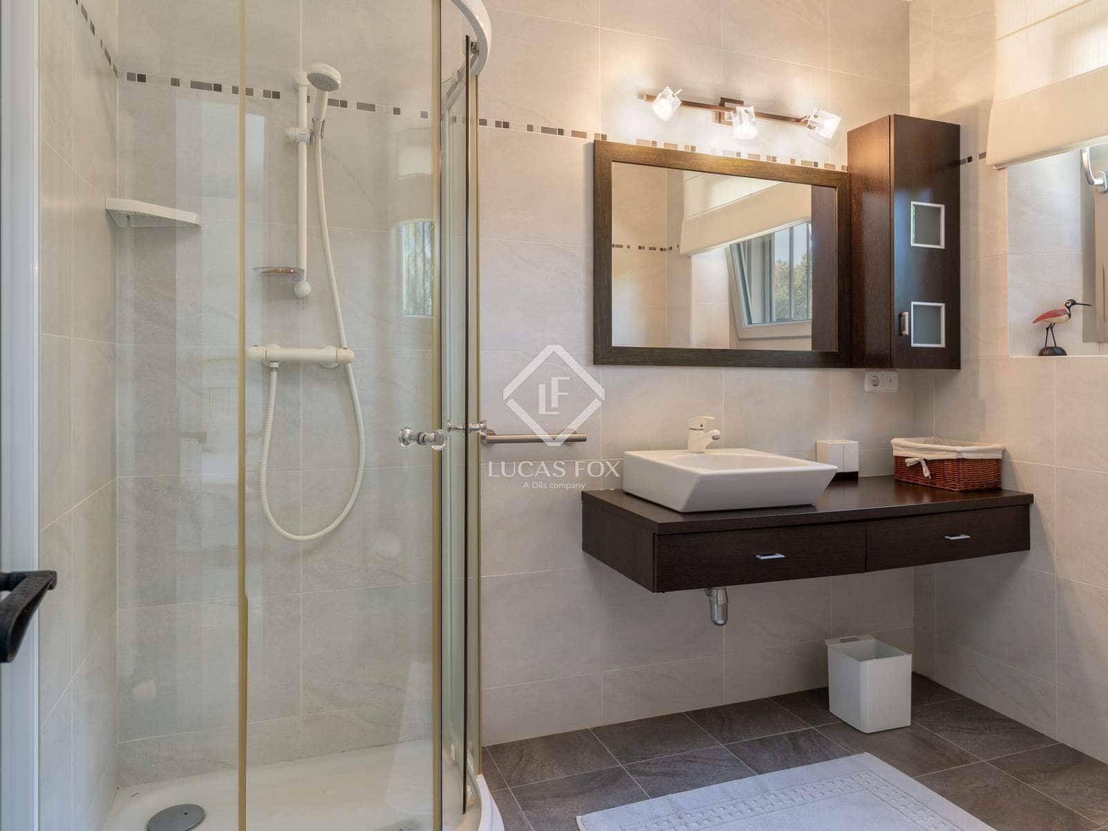 8 soveværelse Finca/Landehus til salg i Navata med swimmingpool garage - € 1.520.000 (Ref: 9104017)