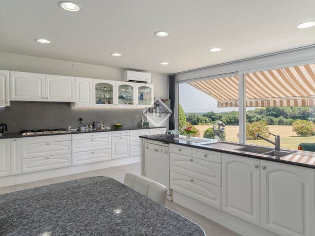 8 bedroom Finca/Country House for sale in Navata with pool garage - € 1,520,000 (Ref: 9104017)