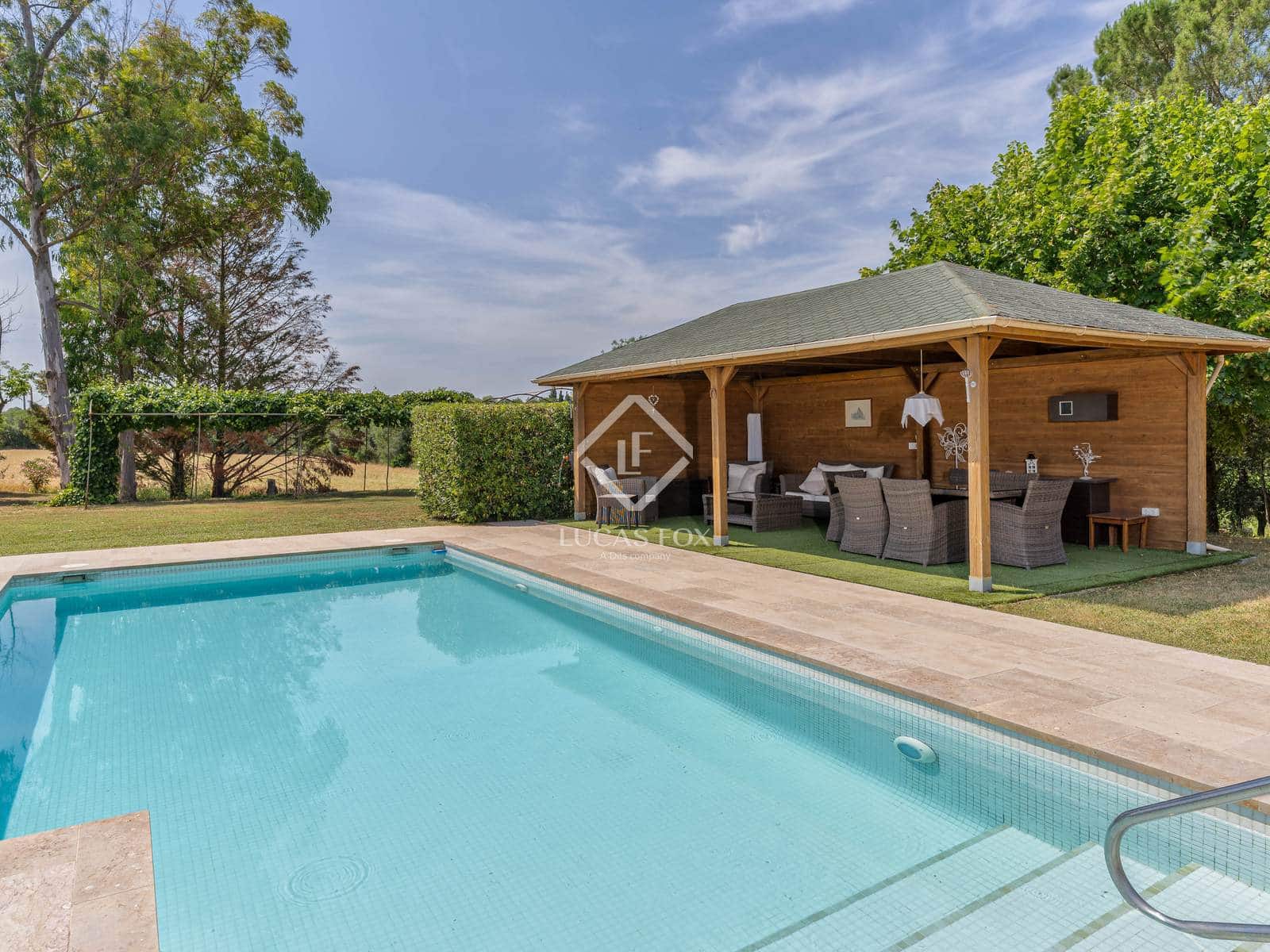 8 soveværelse Finca/Landehus til salg i Navata med swimmingpool garage - € 1.520.000 (Ref: 9104017)