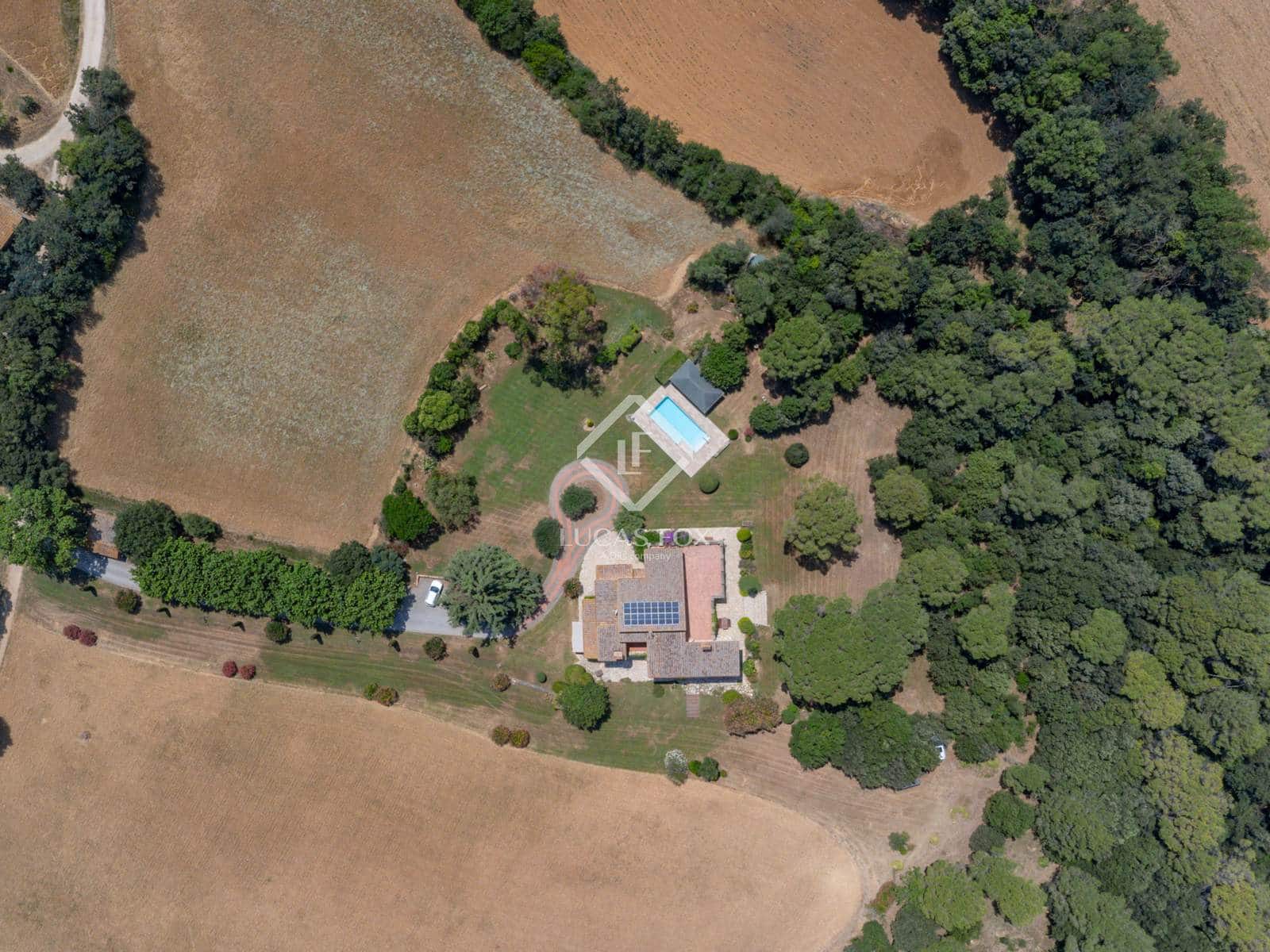 8 soveværelse Finca/Landehus til salg i Navata med swimmingpool garage - € 1.520.000 (Ref: 9104017)