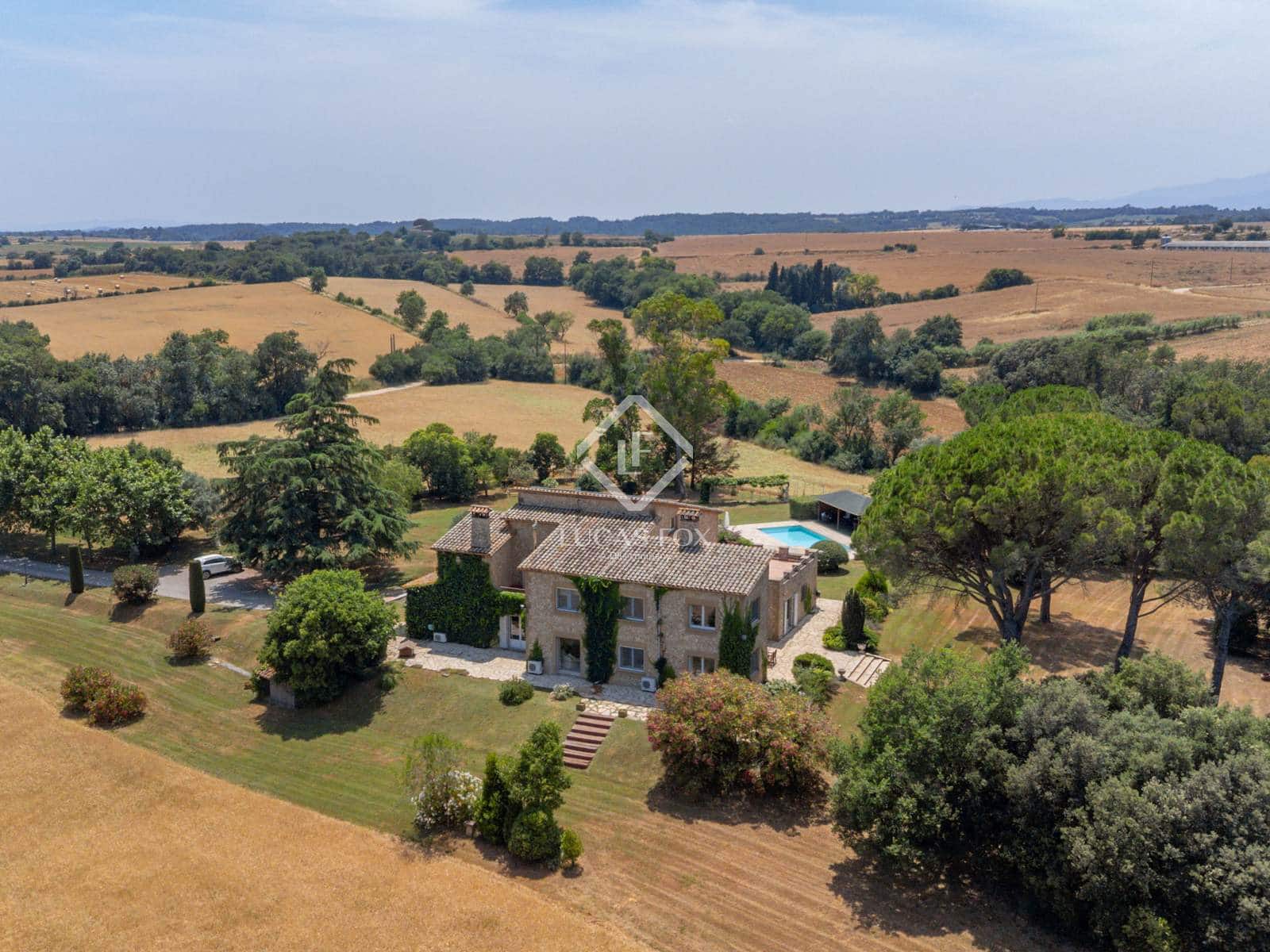 8 soveværelse Finca/Landehus til salg i Navata med swimmingpool garage - € 1.520.000 (Ref: 9104017)