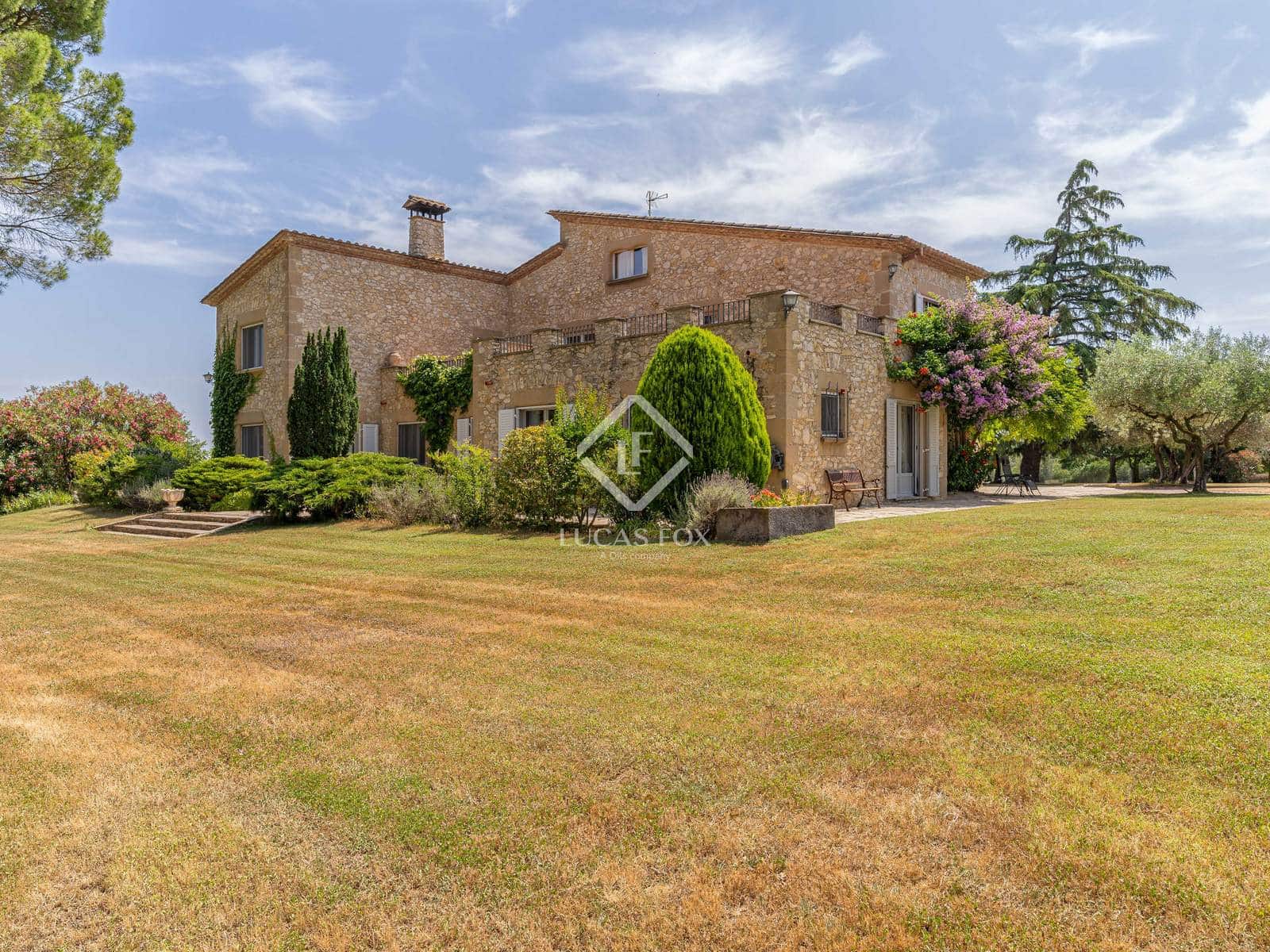 8 soveværelse Finca/Landehus til salg i Navata med swimmingpool garage - € 1.520.000 (Ref: 9104017)