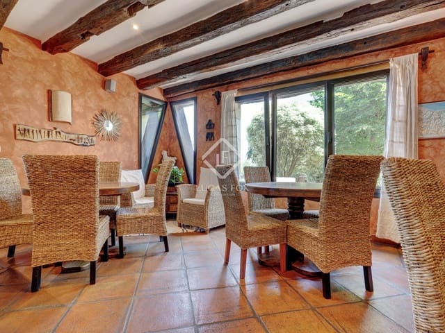 14 slaapkamer Villa te koop in Donostia-San Sebastián met garage - € 2.750.000 (Ref: 9104252)