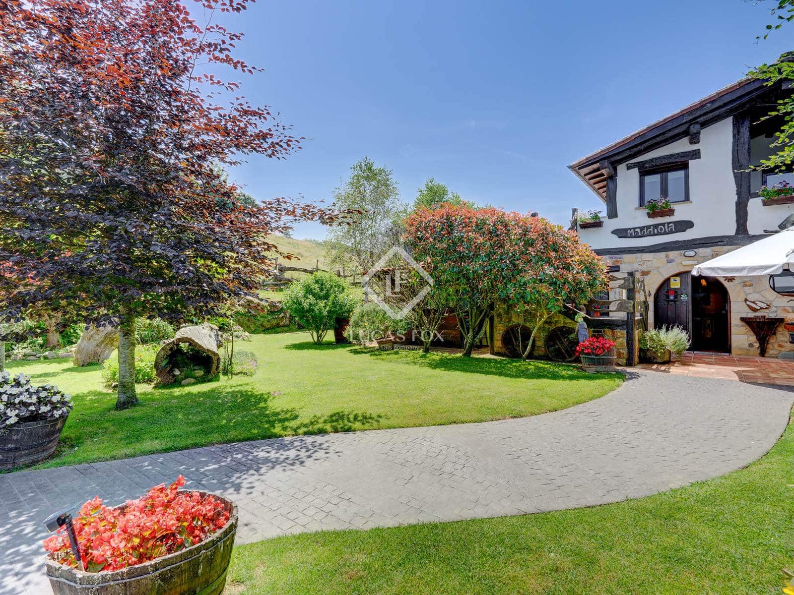 14 soveværelse Villa til salg i Donostia-San Sebastian med garage - € 2.750.000 (Ref: 9104252)