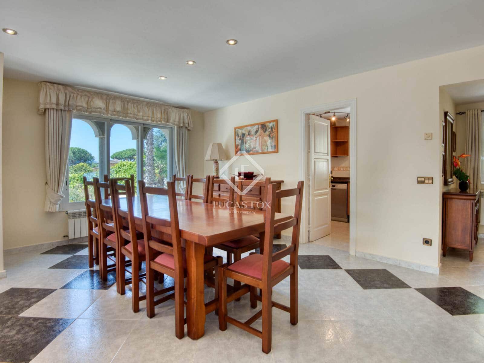 6 soverom Villa til salgs i Santa Cristina d'Aro med svømmebasseng garasje - € 995 000 (Ref: 9104932)