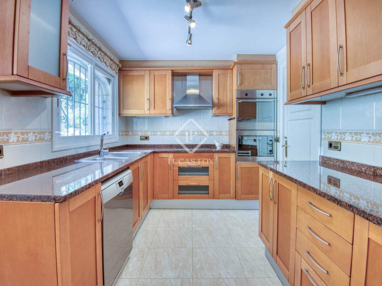 6 soverom Villa til salgs i Santa Cristina d'Aro med svømmebasseng garasje - € 995 000 (Ref: 9104932)