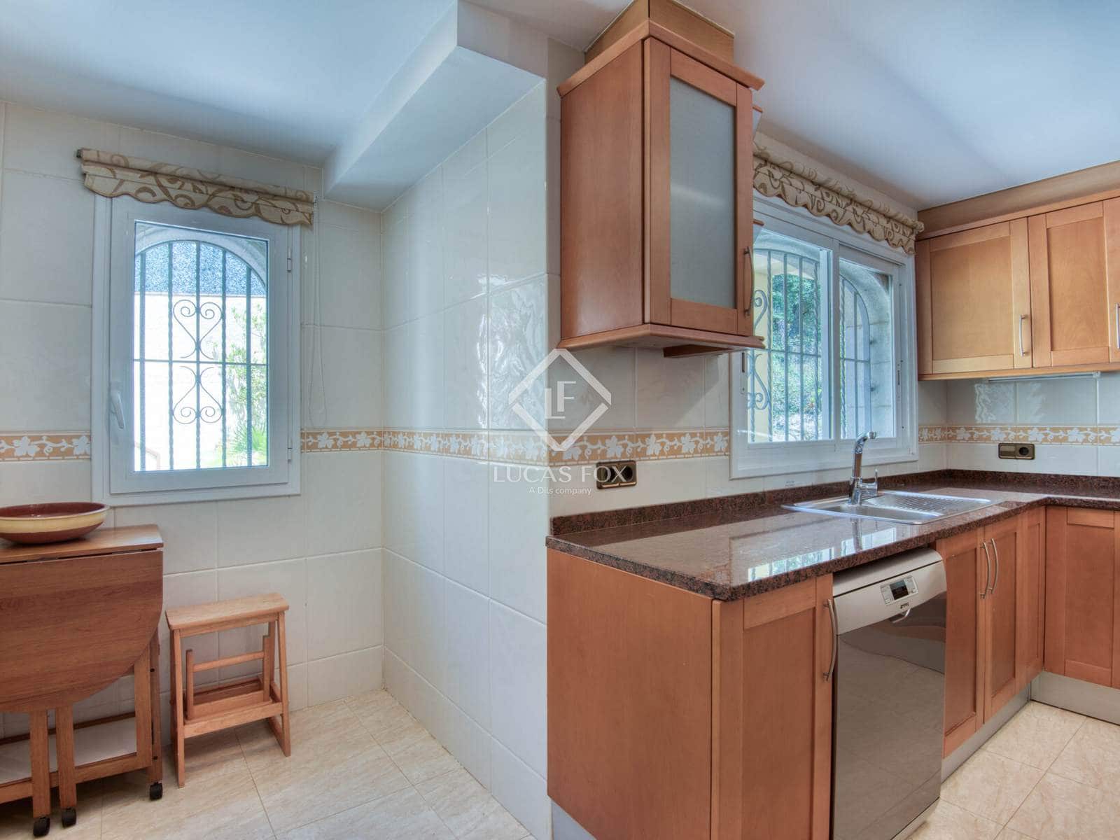 6 soverom Villa til salgs i Santa Cristina d'Aro med svømmebasseng garasje - € 995 000 (Ref: 9104932)