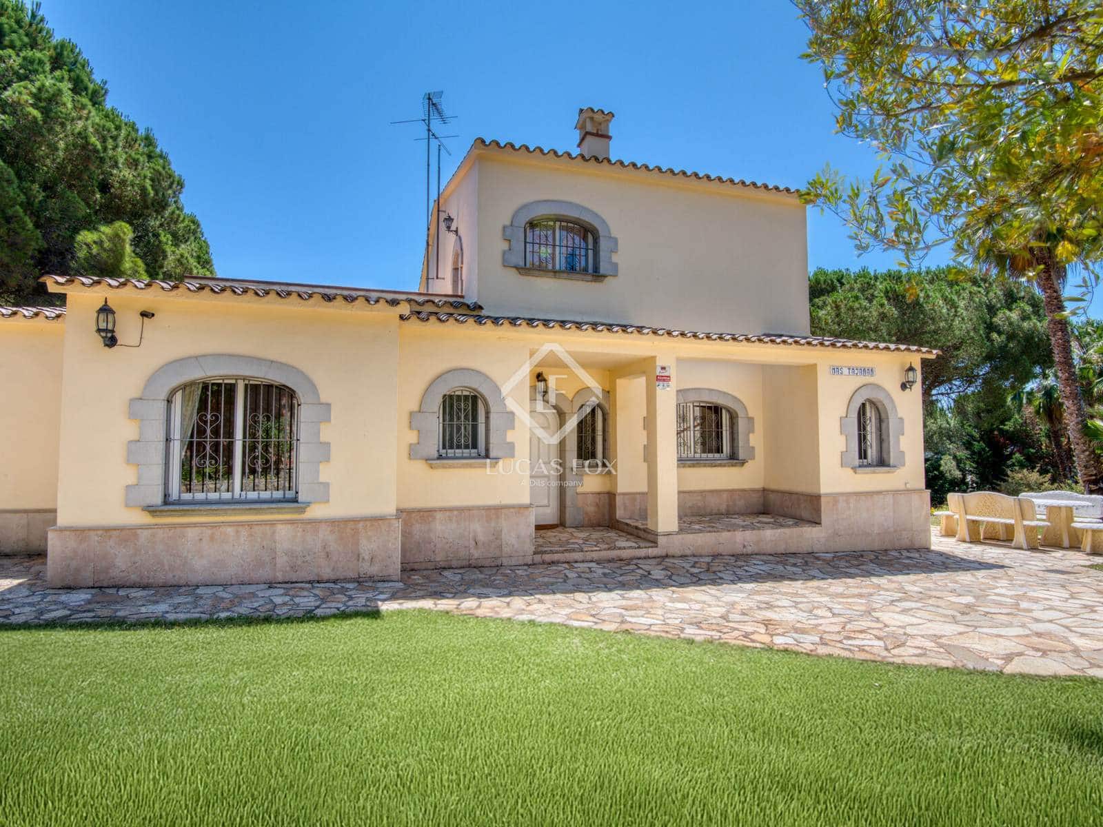 6 soverom Villa til salgs i Santa Cristina d'Aro med svømmebasseng garasje - € 995 000 (Ref: 9104932)