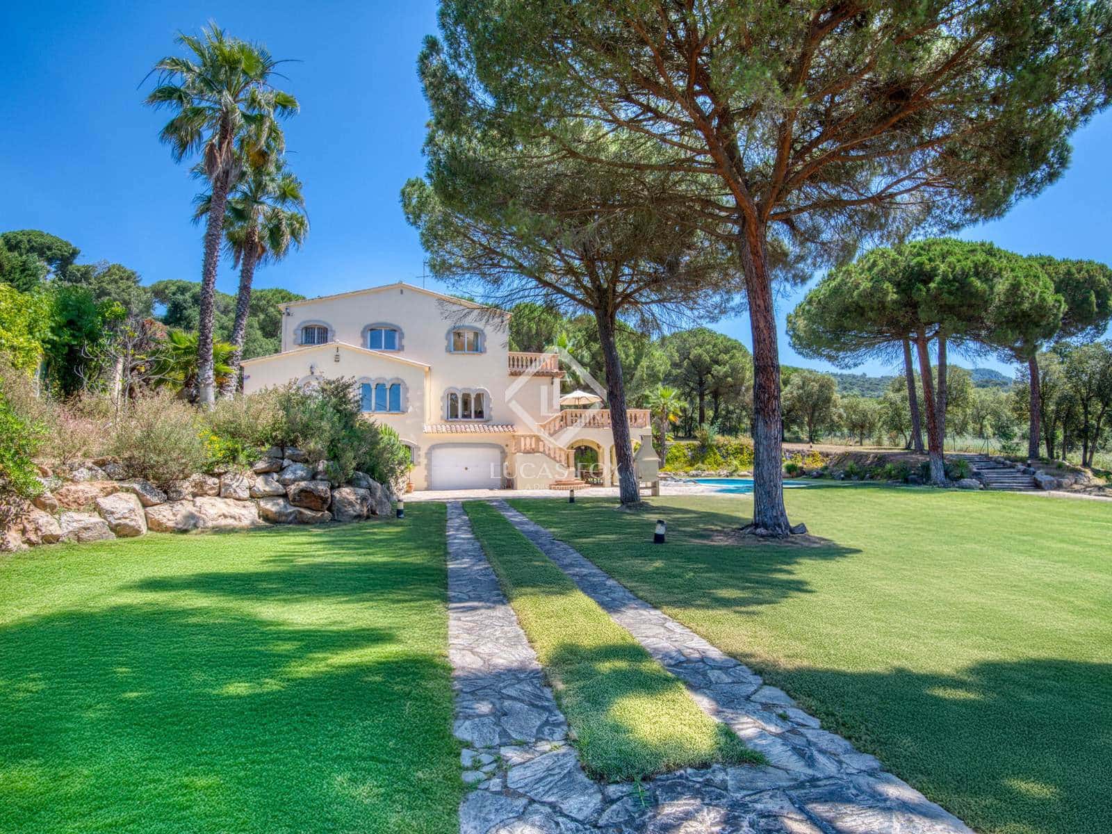 6 soverom Villa til salgs i Santa Cristina d'Aro med svømmebasseng garasje - € 995 000 (Ref: 9104932)