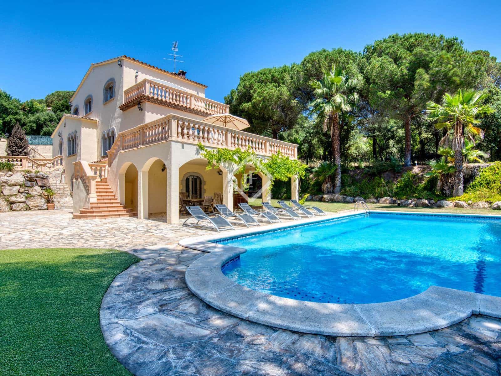 6 soverom Villa til salgs i Santa Cristina d'Aro med svømmebasseng garasje - € 995 000 (Ref: 9104932)
