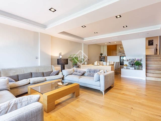 4 soveværelse Lejlighed til salg i Barcelona by med garage - € 1.450.000 (Ref: 9105152)