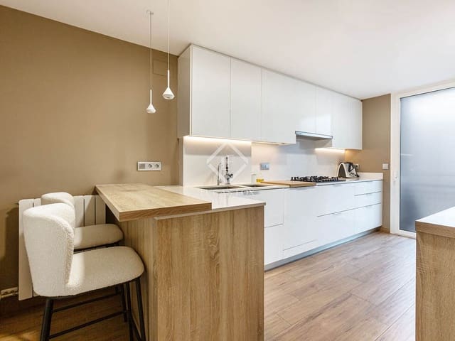 4 soveværelse Lejlighed til salg i Barcelona by med garage - € 1.450.000 (Ref: 9105152)