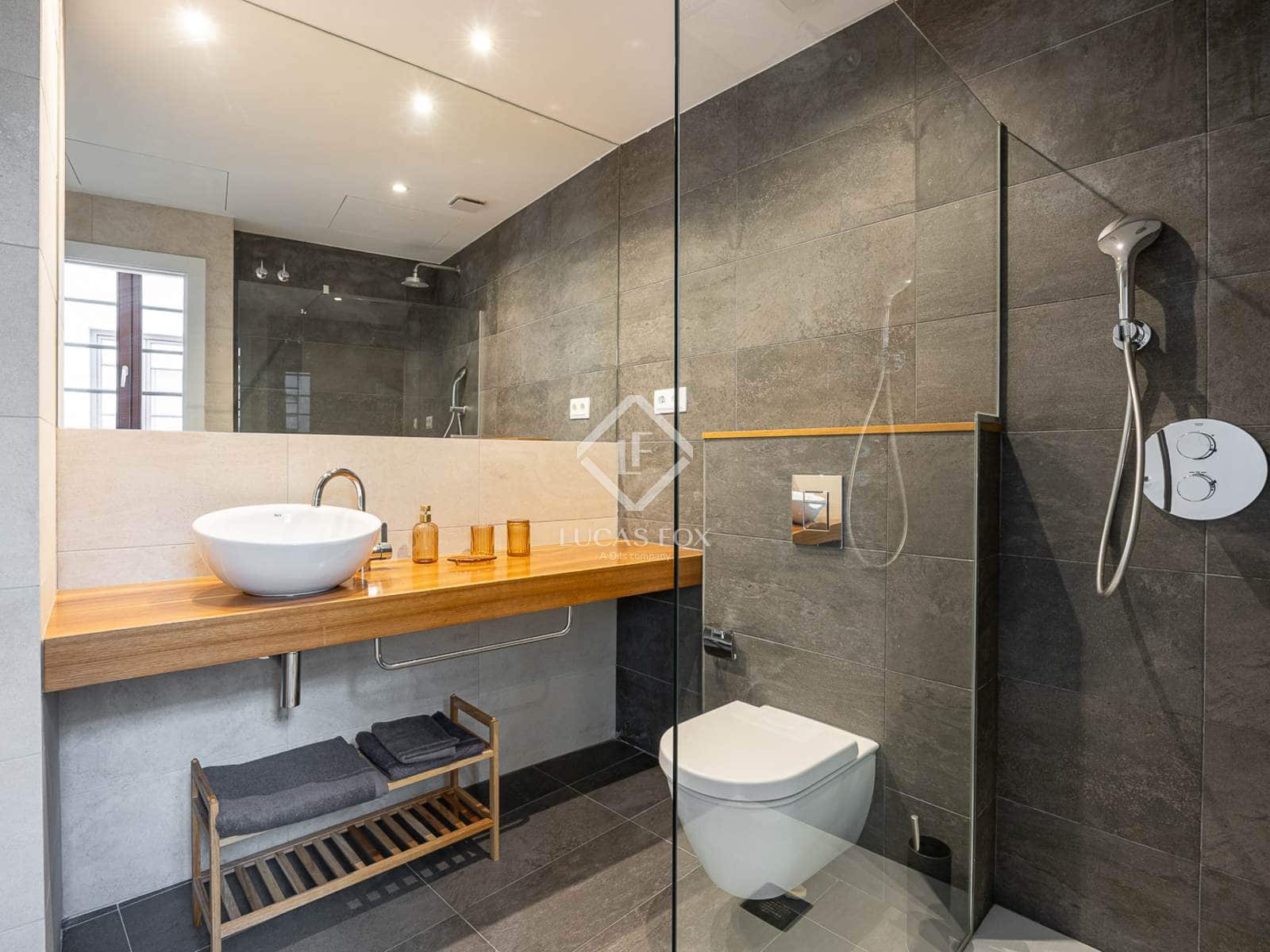 2 bedroom Penthouse for rent in Barcelona city - € 2,500 (Ref: 9105328)