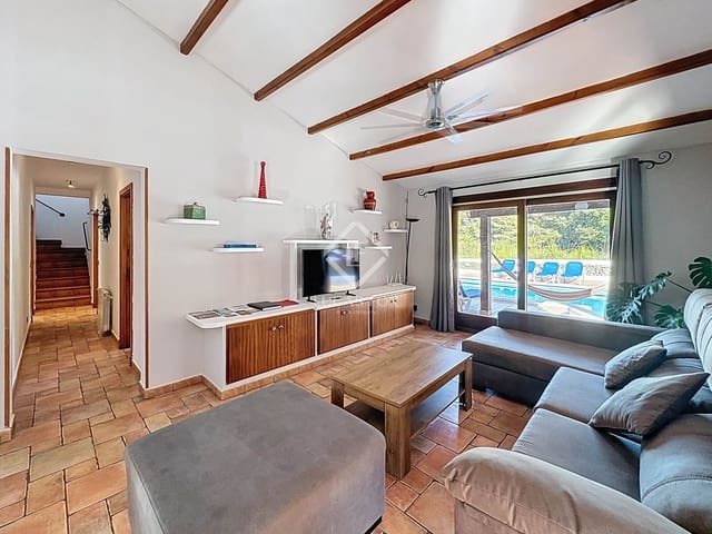 5 makuuhuone Maalaistalo myytävänä paikassa Es Mercadal mukana uima-altaan - 1 435 000 € (Ref: 9107900)