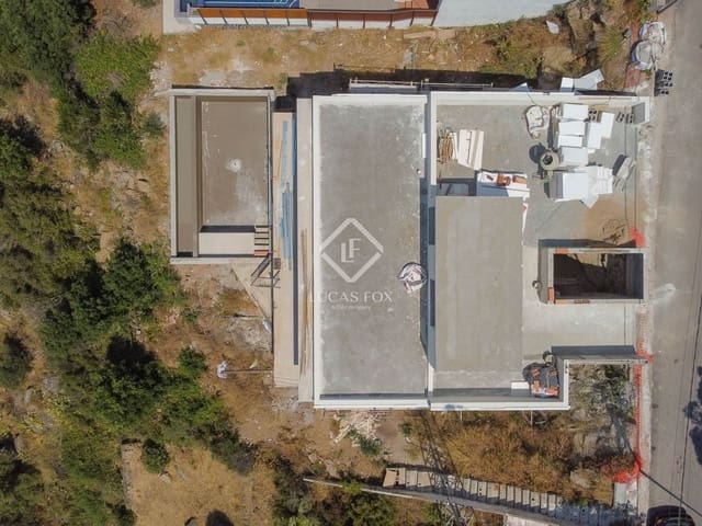 4 bedroom Villa for sale in Roses with pool garage - € 1,590,000 (Ref: 9108117)