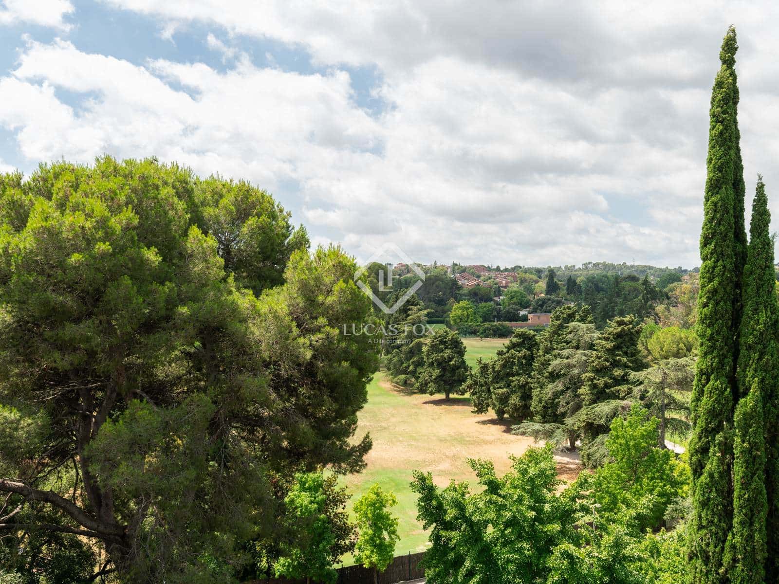 5 bedroom Apartment for sale in Sant Cugat del Valles with garage - € 1,250,000 (Ref: 9109161)