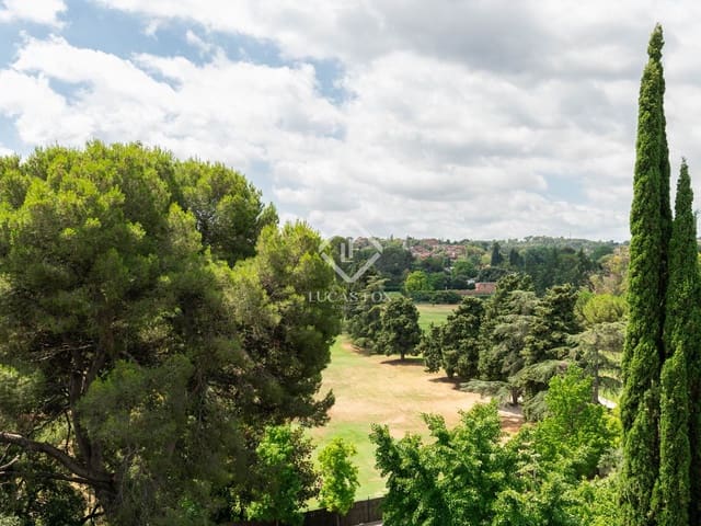 5 bedroom Apartment for sale in Sant Cugat del Vallès with garage - € 1,295,000 (Ref: 9109161)