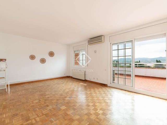 3 makuuhuone Huoneisto myytävänä paikassa Sant Cugat del Vallès - 640 000 € (Ref: 9109162)