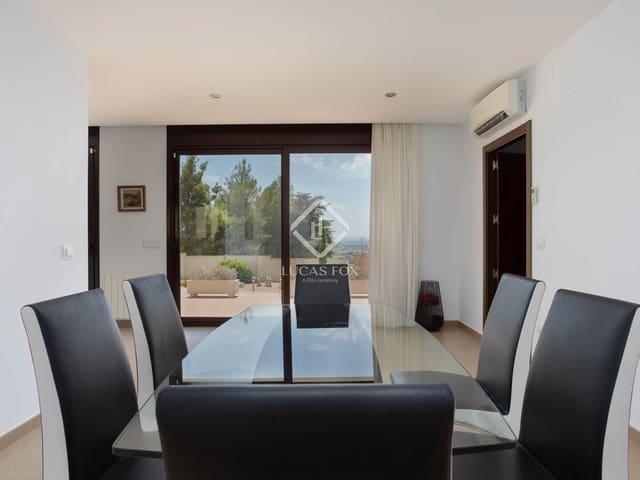 5 bedroom Villa for sale in Pau with pool - € 1,500,000 (Ref: 9109350)