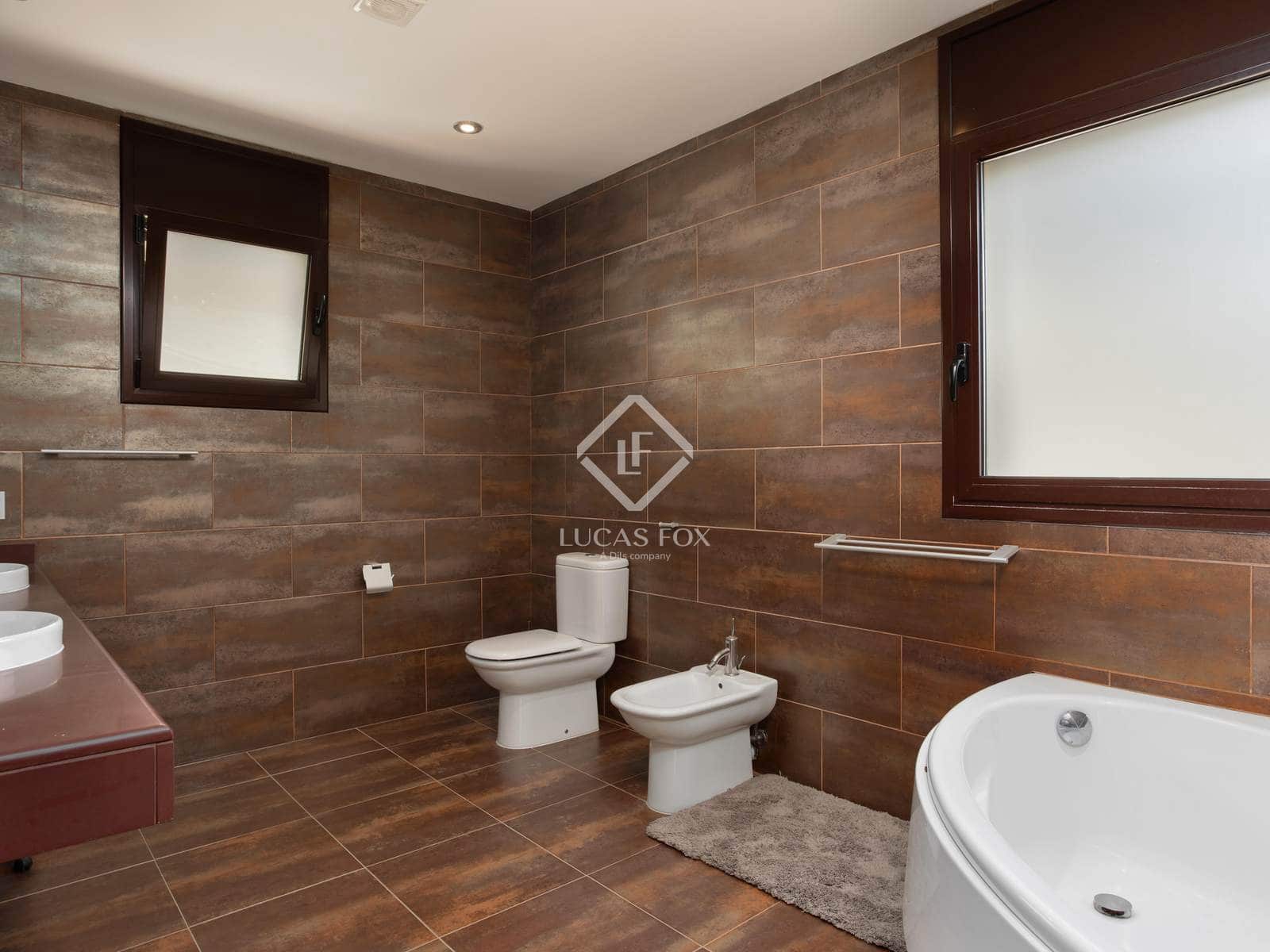 5 slaapkamer Villa te koop in Pau met zwembad - € 1.500.000 (Ref: 9109350)