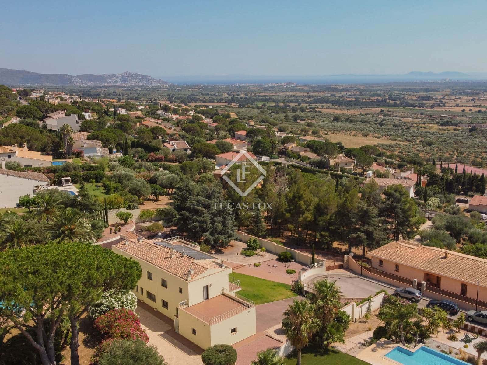 5 slaapkamer Villa te koop in Pau met zwembad - € 1.500.000 (Ref: 9109350)