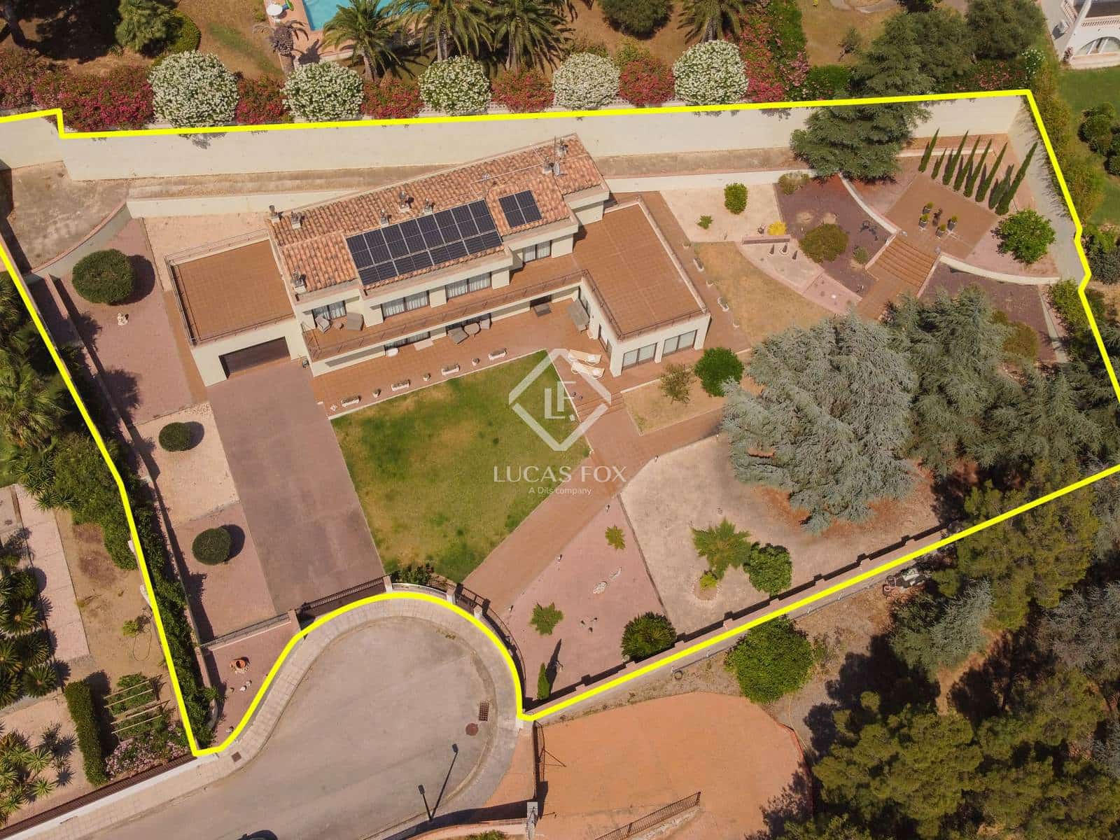 5 slaapkamer Villa te koop in Pau met zwembad - € 1.500.000 (Ref: 9109350)