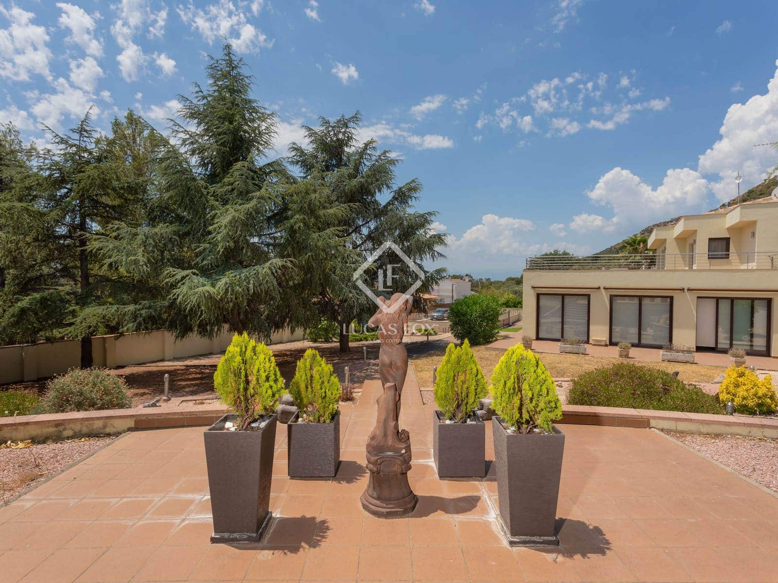 5 slaapkamer Villa te koop in Pau met zwembad - € 1.500.000 (Ref: 9109350)