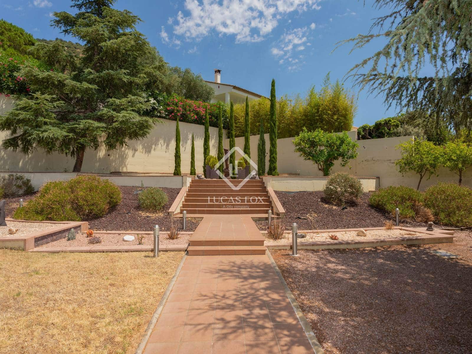 5 slaapkamer Villa te koop in Pau met zwembad - € 1.500.000 (Ref: 9109350)