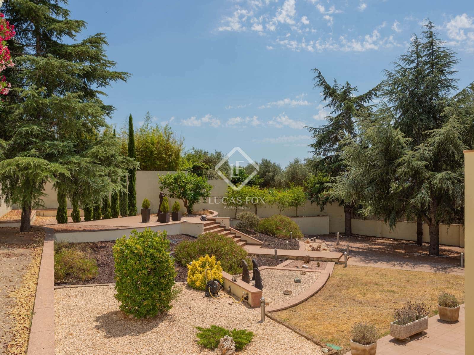 5 slaapkamer Villa te koop in Pau met zwembad - € 1.500.000 (Ref: 9109350)