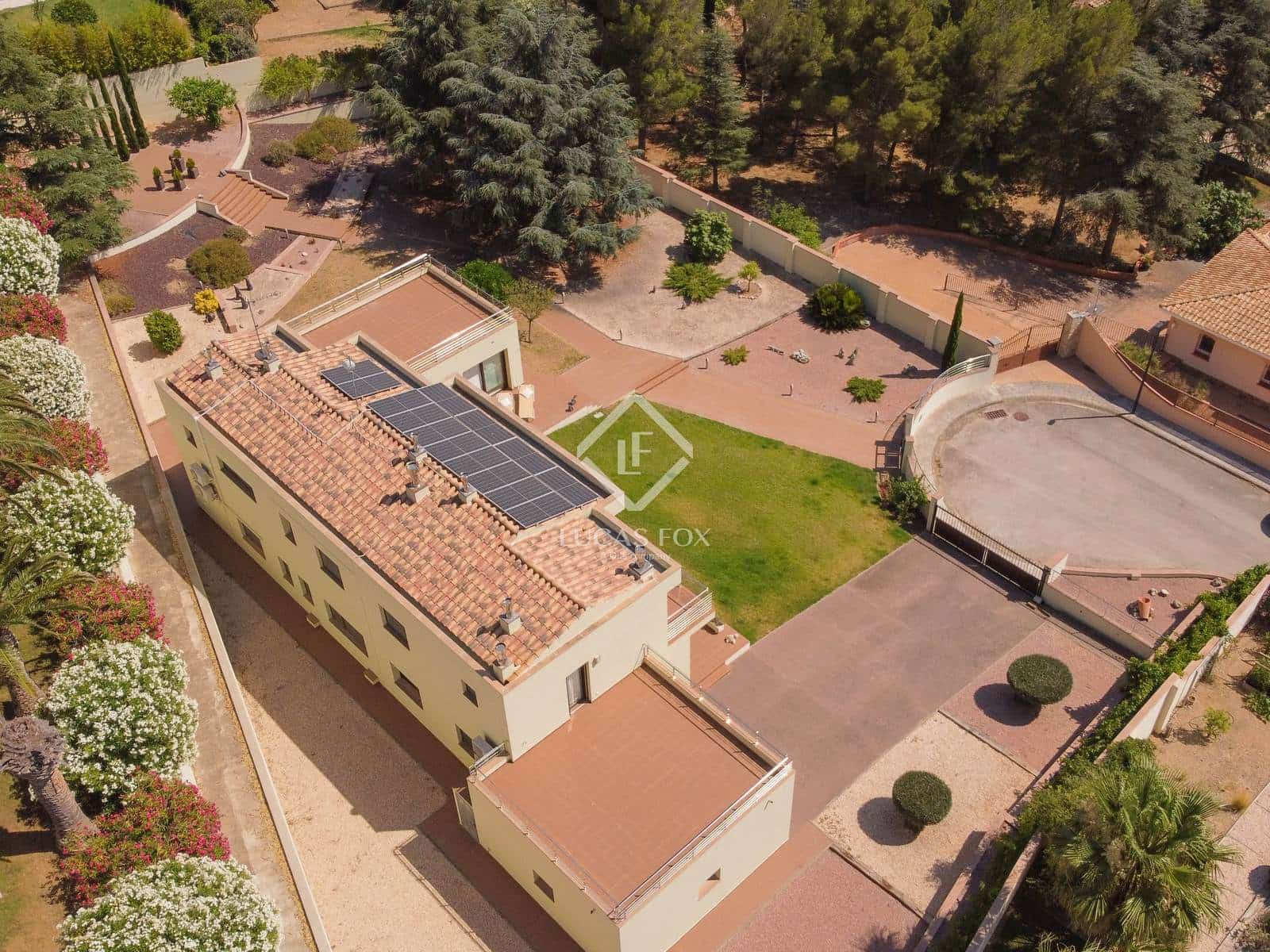 5 slaapkamer Villa te koop in Pau met zwembad - € 1.500.000 (Ref: 9109350)