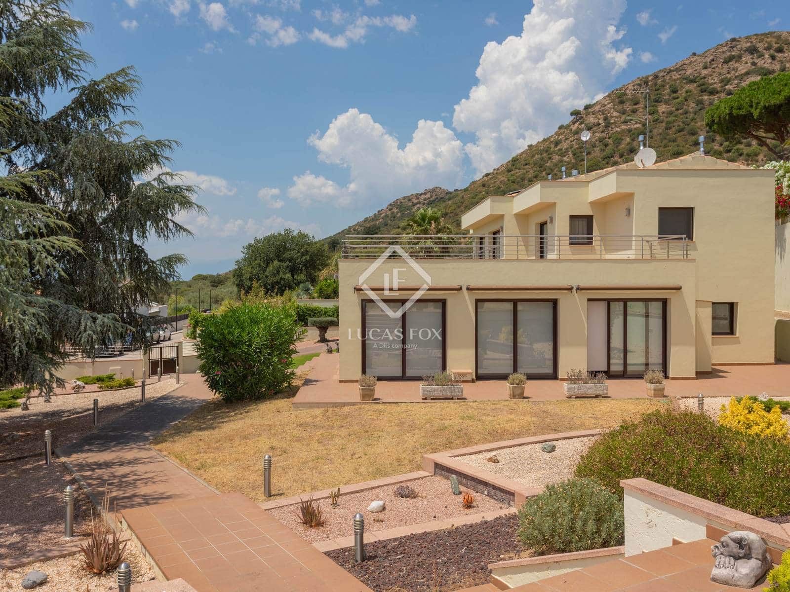 5 slaapkamer Villa te koop in Pau met zwembad - € 1.500.000 (Ref: 9109350)