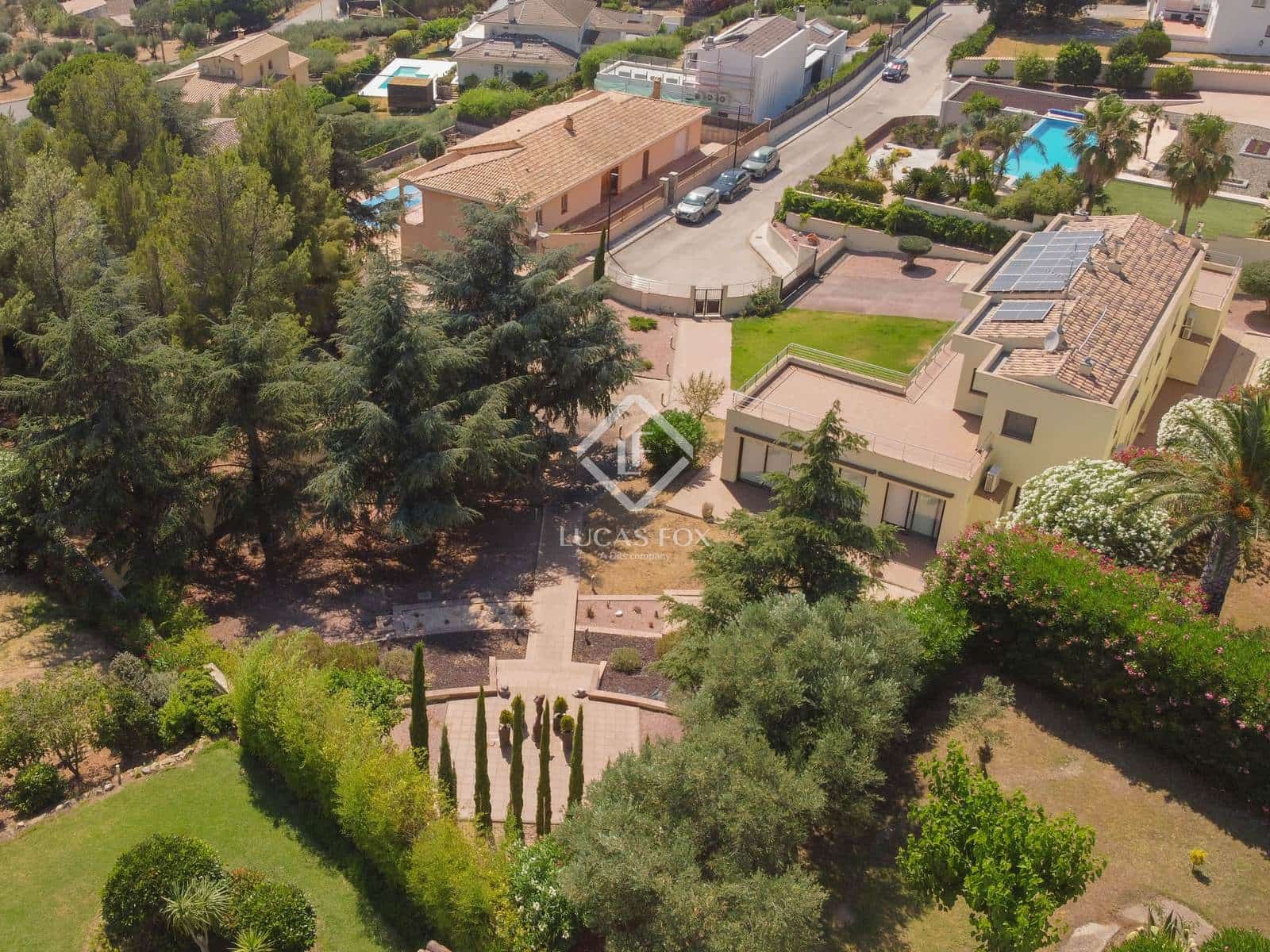 5 slaapkamer Villa te koop in Pau met zwembad - € 1.500.000 (Ref: 9109350)