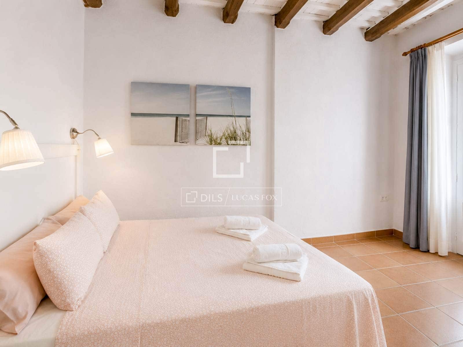 4 bedroom Villa for sale in Sitges - € 749,000 (Ref: 9110979)
