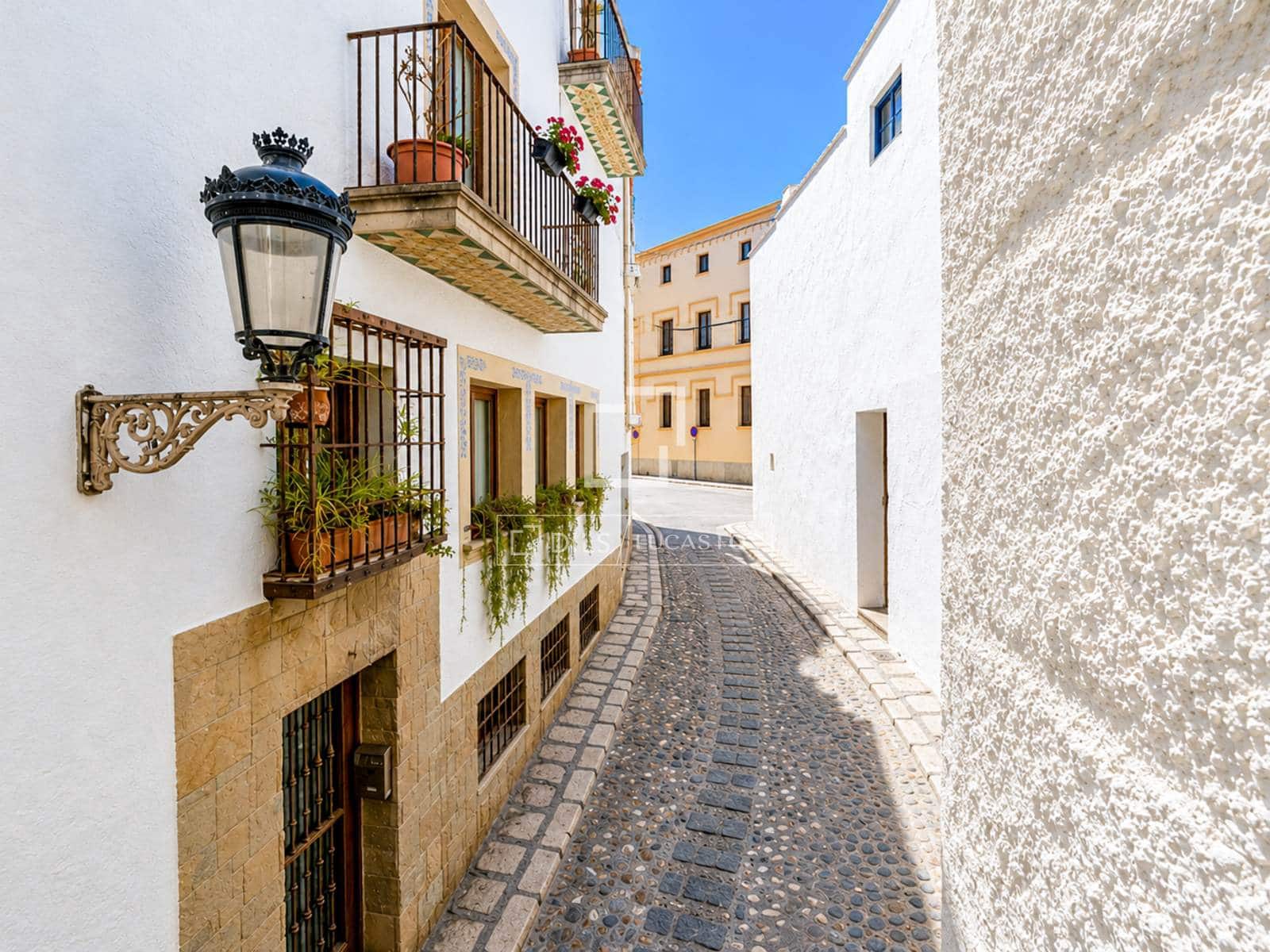 4 bedroom Villa for sale in Sitges - € 749,000 (Ref: 9110979)
