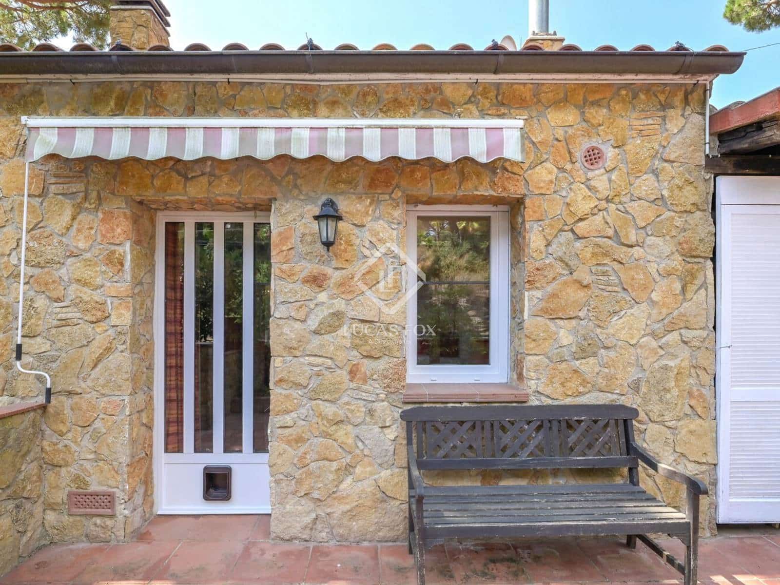 5 soveværelse Villa til salg i Santa Cristina d'Aro med garage - € 590.000 (Ref: 9111582)