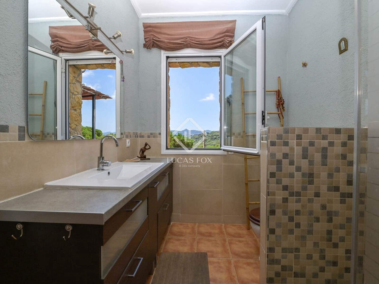 5 soveværelse Villa til salg i Santa Cristina d'Aro med garage - € 590.000 (Ref: 9111582)