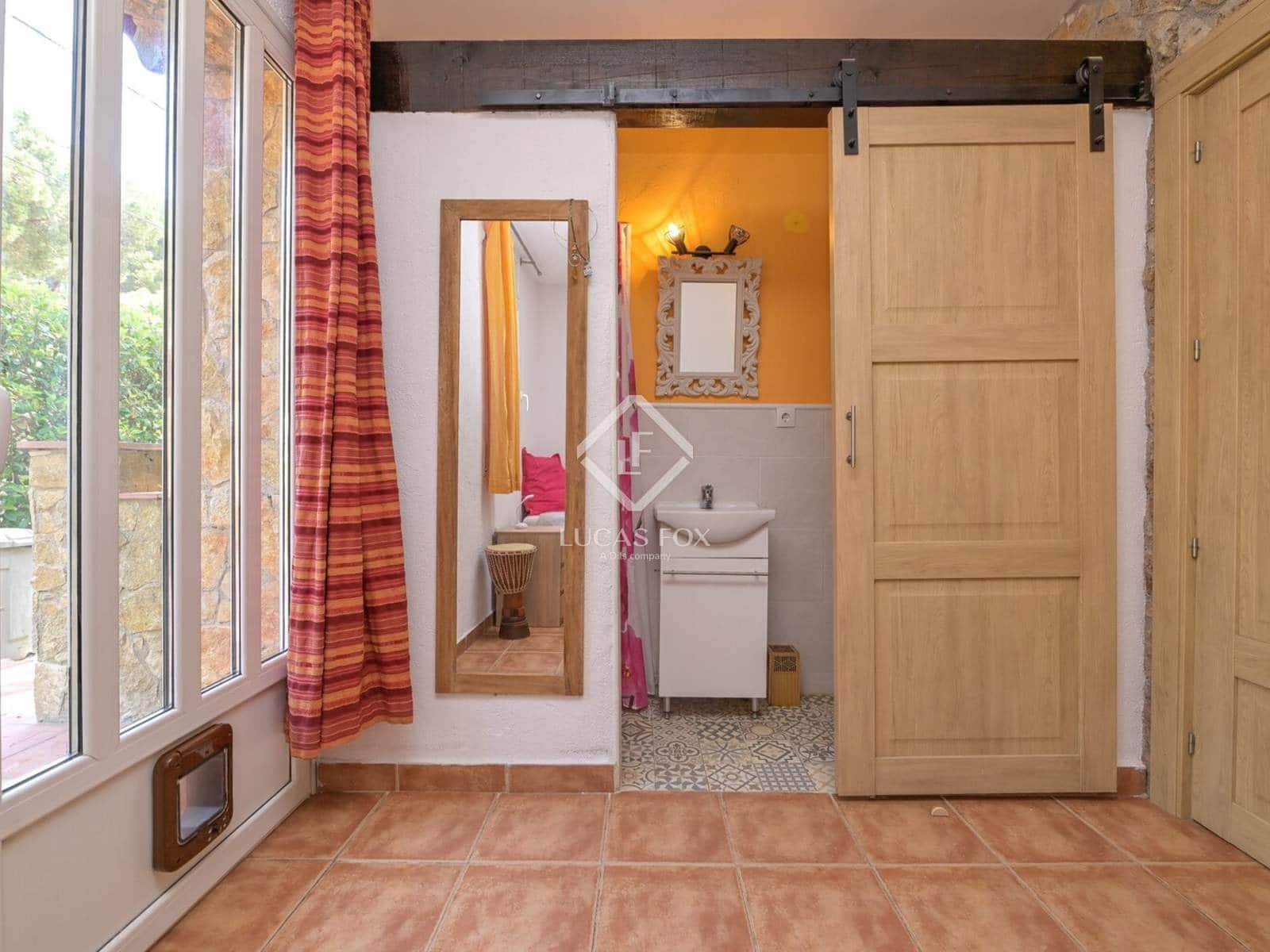 5 soveværelse Villa til salg i Santa Cristina d'Aro med garage - € 590.000 (Ref: 9111582)